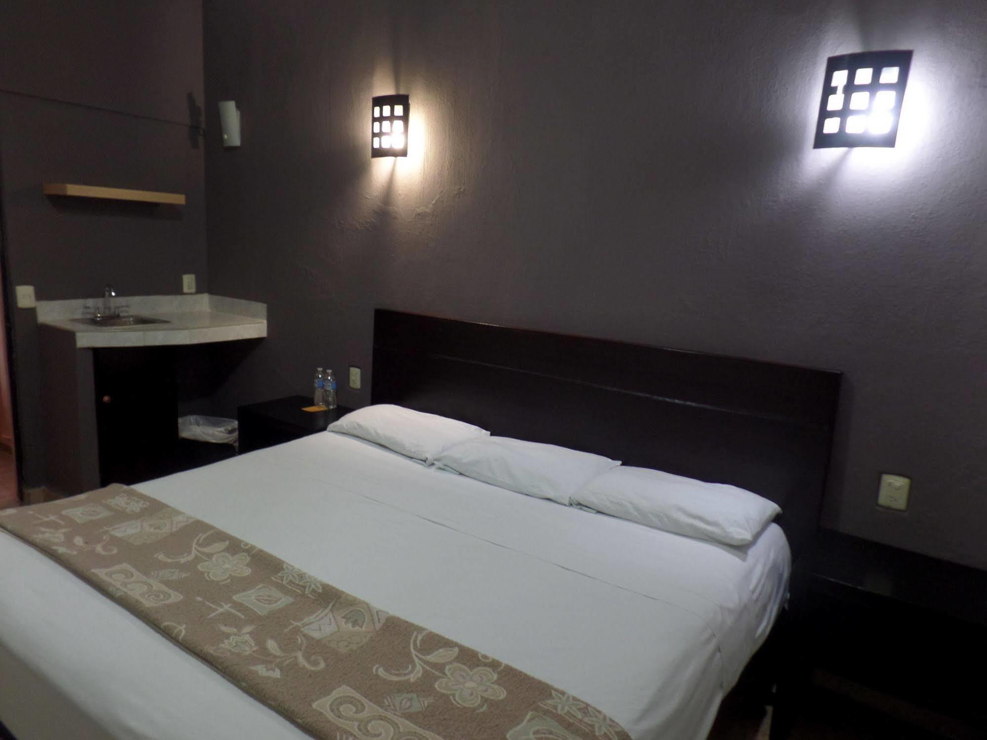 Uke Inn Hotel&Suites Xamaipak Tuxtla Gutierrez Bagian luar foto
