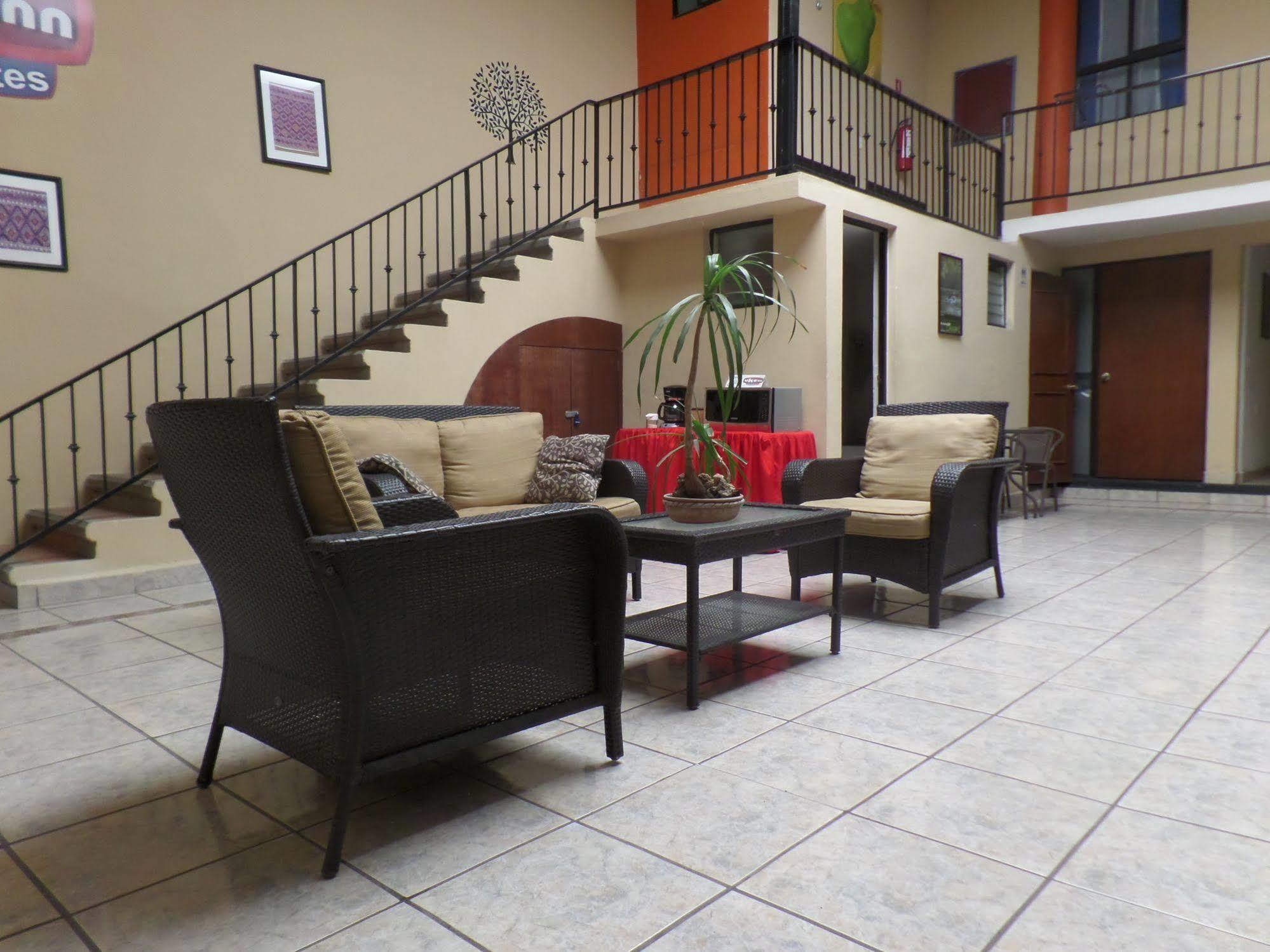 Uke Inn Hotel&Suites Xamaipak Tuxtla Gutierrez Bagian luar foto